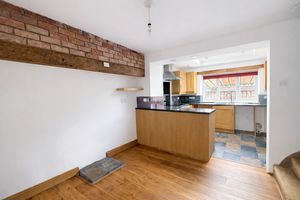 Kitchen Dining - click for photo gallery